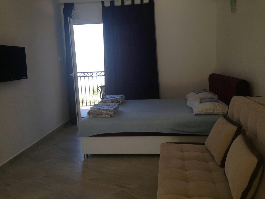 Apartmani Roganovic ルスティサ エクステリア 写真